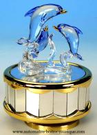 Bo&icirc;tes &agrave; musique en verre Bo&icirc;te &agrave; musique en verre : bo&icirc;te &agrave; musique avec dauphins en verre