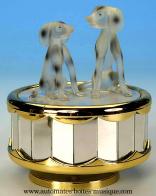 Bo&icirc;tes &agrave; musique en verre Bo&icirc;te &agrave; musique en verre : bo&icirc;te &agrave; musique avec chiens en verre