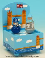 Bo&icirc;tes &agrave; musique touristiques pour enfants Bo&icirc;te &agrave; musique touristique pour enfants : bo&icirc;te &agrave; musique avec Bobby et Big ben danseurs