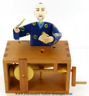 Automates de magie, automates truqu&eacute;s Automate de magie, automate truqu&eacute; : magicien japonais