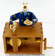 Automates de magie, automates truqu&eacute;s Automate de magie, automate truqu&eacute; : magicien japonais