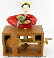 Automates de magie, automates truqu&eacute;s Automate de magie, automate truqu&eacute; : magicienne japonaise