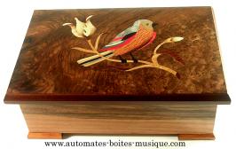 Bo&icirc;tes &agrave; musique traditionnelles fabriqu&eacute;es en France Bo&icirc;te &agrave; musique avec marqueterie traditionnelle : marqueterie oiseau