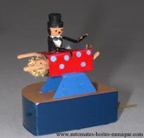 Automates de magie, automates truqu&eacute;s miniaturis&eacute;s Automate de magie miniaturis&eacute;, automate truqu&eacute; miniaturis&eacute; : la femme coup&eacute;e en deux