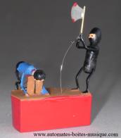 Automates de magie, automates truqu&eacute;s miniaturis&eacute;s Automate de magie miniaturis&eacute;, automate truqu&eacute; miniaturis&eacute; : "Ex&eacute;cution &agrave; la hache"