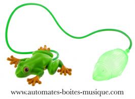 Objets de curiosité divers Automate sauteur : grenouille verte sauteuse avec poire à air.