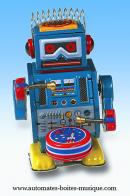 Jouets en m&eacute;tal, t&ocirc;le et fer blanc : robots m&eacute;caniques en m&eacute;tal Robot m&eacute;canique en m&eacute;tal, t&ocirc;le et fer blanc : robot m&eacute;canique mini robot avec tambour