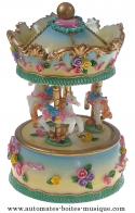 Carrousels musicaux miniatures en r&eacute;sine Carrousel musical miniature : carrousel musical avec fleurs R&eacute;f : 14157