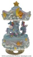 Carrousels musicaux miniatures en polystone Carrousel musical miniature : carrousel musical avec licornes ail&eacute;es R&eacute;f : 14133
