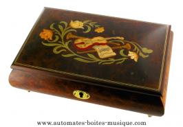 Bo&icirc;tes &agrave; bijoux musicales en bois naturel fabriqu&eacute;es en Italie (18 et 30 lames) Bo&icirc;te &agrave; bijoux musicale en bois naturel : bo&icirc;te &agrave; bijoux avec marqueterie instruments de musique