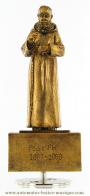 Bo&icirc;tes &agrave; musique religieuses en porcelaine Bo&icirc;te &agrave; musique religieuse en polystone : bo&icirc;te &agrave; musique "Padre Pio"