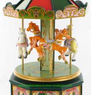 Carrousels musicaux miniatures en bois de qualit&eacute; sup&eacute;rieure Carrousel musical miniature en bois de qualit&eacute; sup&eacute;rieure : carrousel musical miniature vert