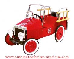 Voitures m&eacute;caniques anciennes &agrave; p&eacute;dales Voiture m&eacute;canique ancienne &agrave; p&eacute;dales : voiture des pompiers &agrave; p&eacute;dales
