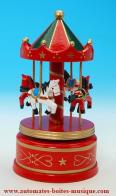 Carrousels musicaux miniatures en bois Carrousel musical miniature en bois : carrousel musical miniature vert et rouge de petite taille
