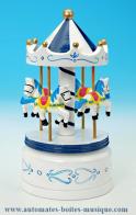 Carrousels musicaux miniatures en bois Carrousel musical miniature en bois : carrousel musical miniature bleu et blanc de petite taille