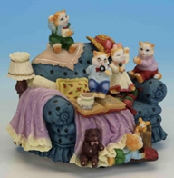 Jouets musicaux en porcelaine/polystone Jouet musical en polystone : jouet automate musical avec chats