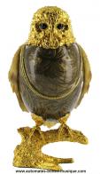 Oeufs non musicaux de style Faberg&eacute; en v&eacute;ritable coquille d'oeuf Oeuf non musical de style Faberg&eacute; : oeuf en forme de chouette en v&eacute;ritable coquille d' oeuf