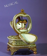 Oeufs musicaux en v&eacute;ritable coquille d oeuf de style faberg&eacute; Oeuf musical : oeuf musical en v&eacute;ritable coquille d'oeuf de style Faberg&eacute;