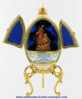 Oeufs non musicaux de style Faberg&eacute; en v&eacute;ritable coquille d'oeuf Oeuf non musical de style Faberg&eacute; en v&eacute;ritable coquille d'oeuf : oeuf avec nativit&eacute;