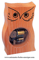Bo&icirc;tes &agrave; musique animaux en bois Bo&icirc;te &agrave; musique en bois avec m&eacute;canisme musical suisse : bo&icirc;te &agrave; musique hibou