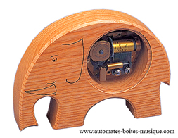 Bo&icirc;tes &agrave; musique animaux en bois Bo&icirc;te &agrave; musique en bois avec m&eacute;canisme musical suisse : bo&icirc;te &agrave; musique &eacute;l&eacute;phant