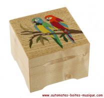 Boîtes à musique traditionnelles fabriquées en France Boîte à musique en bois avec marqueterie traditionnelle: boîte à musique avec marqueterie perroquets