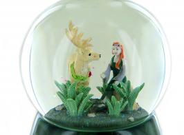 Boules à neige musicales classiques sur commande (Nous contacter) Boule à neige musicale avec globe en verre et base en porcelaine: boule à neige avec elfe et cerf