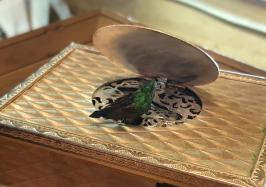 Automates vendus Boîte à oiseau chanteur automate mécanique: boîte en métal argenté de type tabatière