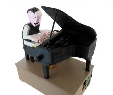 Automates musicaux en bois. Automate musical traditionnel en bois avec cames et musique électronique - Le pianiste