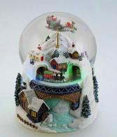Boules à neige musicales de Noël disponibles sur commande (nous contacter) Boule à neige musicale animée de Noël avec globe en verre, train et Père Noël dans son traineau
