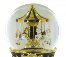 Boules à neige musicales classiques (en stock) Boule à neige musicale animée avec globe en verre et carrousel noir - Petite musique de nuit (W. A. Mozart)