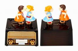 Boîtes à musique avec personnages Boîte à musique animée en plastique en forme de radio avec deux enfants animés