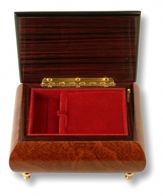 Boîtes à bagues musicales en bois naturel Boîte à bagues musicale : boîte à bagues avec marqueterie fée et fleur