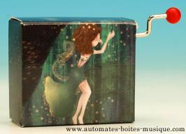 Boîtes à musique à manivelle en carton illustré Boîte à musique à manivelle : boîte à musique en carton avec le signe du scorpion