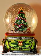 Boules à neige musicales de Noël disponibles sur commande (nous contacter) Boule à neige musicale de Noël : boule à neige musicale avec sapin de Noël