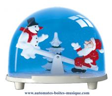 Boules à neige classiques non musicales fabriquées en Allemagne Boule à neige classique non musicale allemande : boule à neige en plastique avec bonhomme de neige et Père Noël
