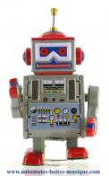 Jouets en métal, tôle ou fer blanc : robots mécaniques en métal Robot mécanique en métal, tôle et fer blanc : robot mécanique en métal "Petit robot rouge"