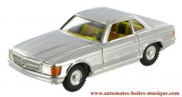 Jouets mécaniques en métal, tôle ou fer blanc non disponibles Jouet mécanique en métal, tôle et fer blanc agrafé : jouet mécanique "Mercedes avec caravane"