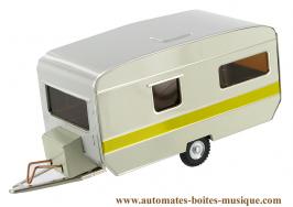 Jouets mécaniques en métal, tôle ou fer blanc non disponibles Jouet mécanique en métal, tôle et fer blanc agrafé : jouet mécanique "Mercedes avec caravane"