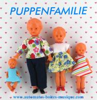 Poupées Famille de très petites poupées articulées en matière plastique : couple de poupées articulées avec enfants