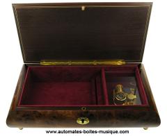 Boîtes à bijoux musicales en bois naturel fabriquées en Italie (18 et 30 lames) Boîte à bijoux musicale en bois avec mécanisme musical de 18 lames et marqueterie danseurs du 18ème siècle