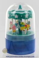 Les plus petits carrousels musicaux miniatures du monde Carrousel musical miniature en résine : très petit carrousel musical miniature vert et bleu