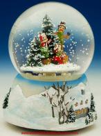 Boules à neige musicales de Noël disponibles sur commande (nous contacter) Boule à neige musicale de Noël : boule à neige musicale avec famille et sapin