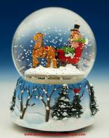 Boules à neige musicales de Noël disponibles sur commande (nous contacter) Boule à neige musicale de Noël : boule à neige musicale avec scène de traineau