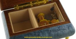 Boîtes à bijoux musicales en bois teinté fabriquées en Italie (18 lames) Boîte à bijoux musicale en bois marqueté : boîte à bijoux teintée gris-bleu avec fleurs