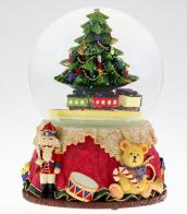 Boules à neige musicales de Noël disponibles sur commande (nous contacter) Boule à neige musicale de Noël : boule à neige avec sapin de Noël décoré et train tournant autour du sapin