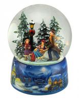 Boules à neige musicales de Noël disponibles sur commande (nous contacter) Boule à neige musicale de Noël : boule à neige avec scène de traineau et de patineurs