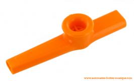 Instruments de musique traditionnels Kazoo ou gazou orange en plastique pour transformer sa voix en son nasillard