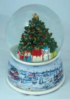 Boules à neige musicales de Noël disponibles sur commande (nous contacter) Boule à neige musicale de Noël : boule à neige avec sapin de Noël et cadeaux au pied du sapin de Noël