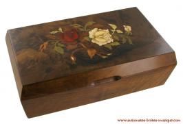 Boîtes à musique traditionnelles fabriquées en France Boîte à musique avec marqueterie traditionnelle : boîte à musique de 18 lames avec marqueterie fleurs